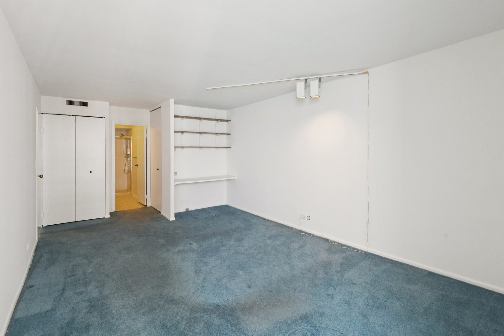 6007 North Sheridan Road, Unit 27B Chicago, IL 60660 - Photo 19 of 26