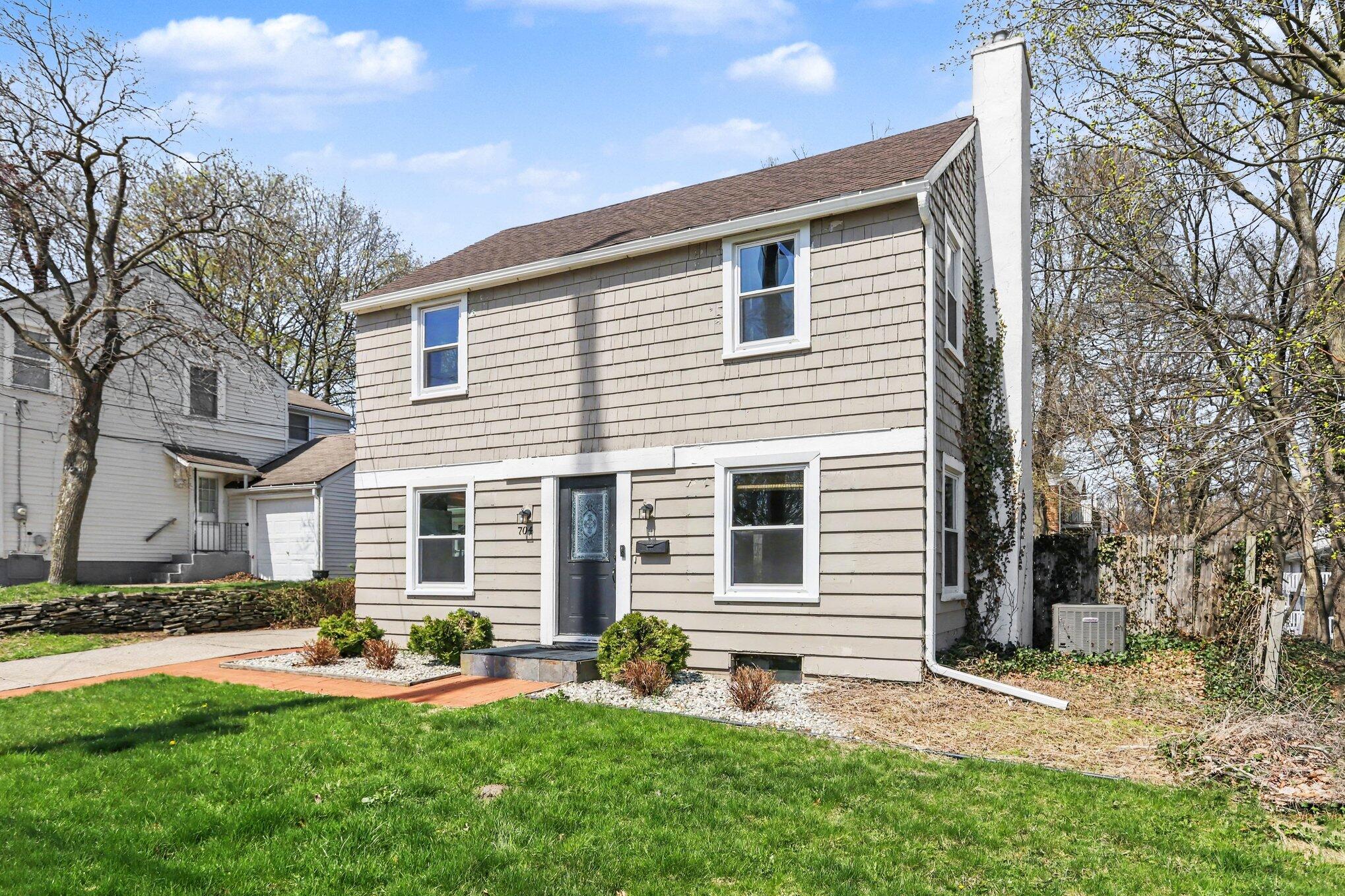 704 Whites Road Kalamazoo, MI 49008 - Photo 2 of 31 704 Whites