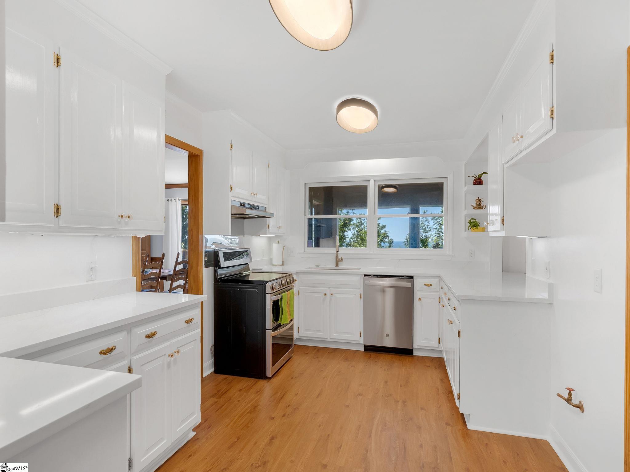 875 Altamont Road Greenville, SC 29609 - Photo 16 of 48