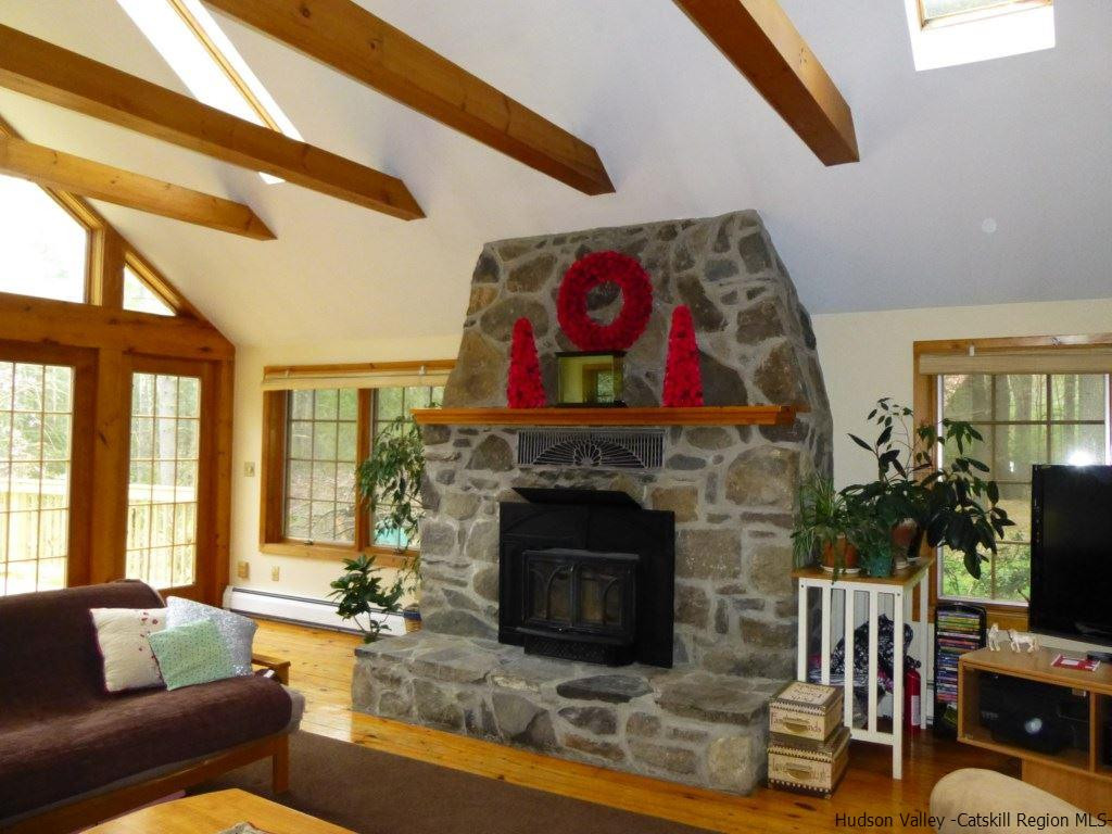 8 Chipmunk Hollow Road Kerhonkson, NY 12446 - Photo 5 of 26 Photo 5