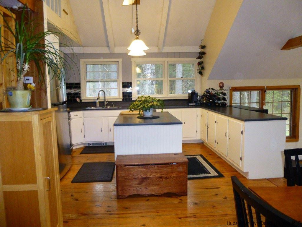 8 Chipmunk Hollow Road Kerhonkson, NY 12446 - Photo 6 of 26 Photo 6