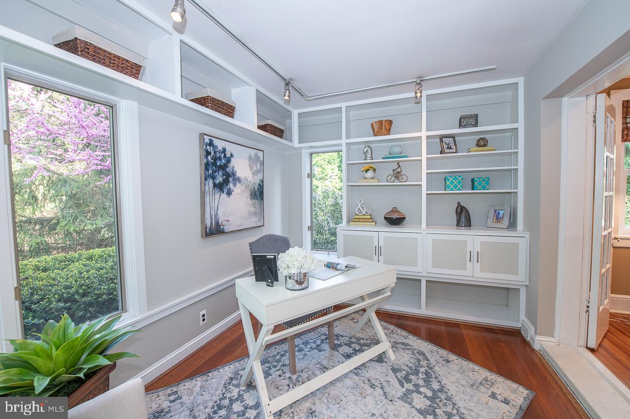 778 Upper Gulph Road Wayne, PA 19087 - Photo 11 of 36 Private Home Office with built-ins