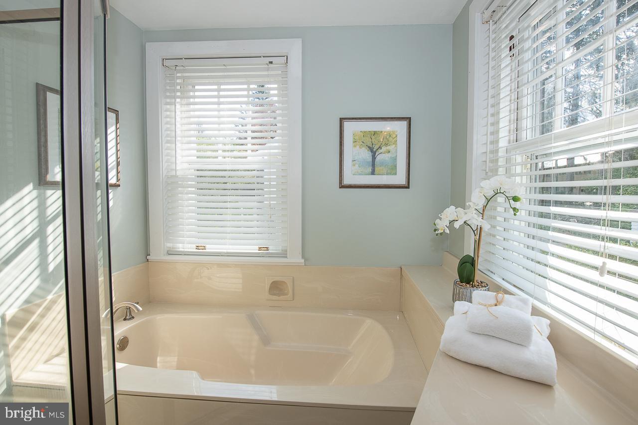 778 Upper Gulph Road Wayne, PA 19087 - Photo 26 of 36 Full Bathroom on second level with soaking tub