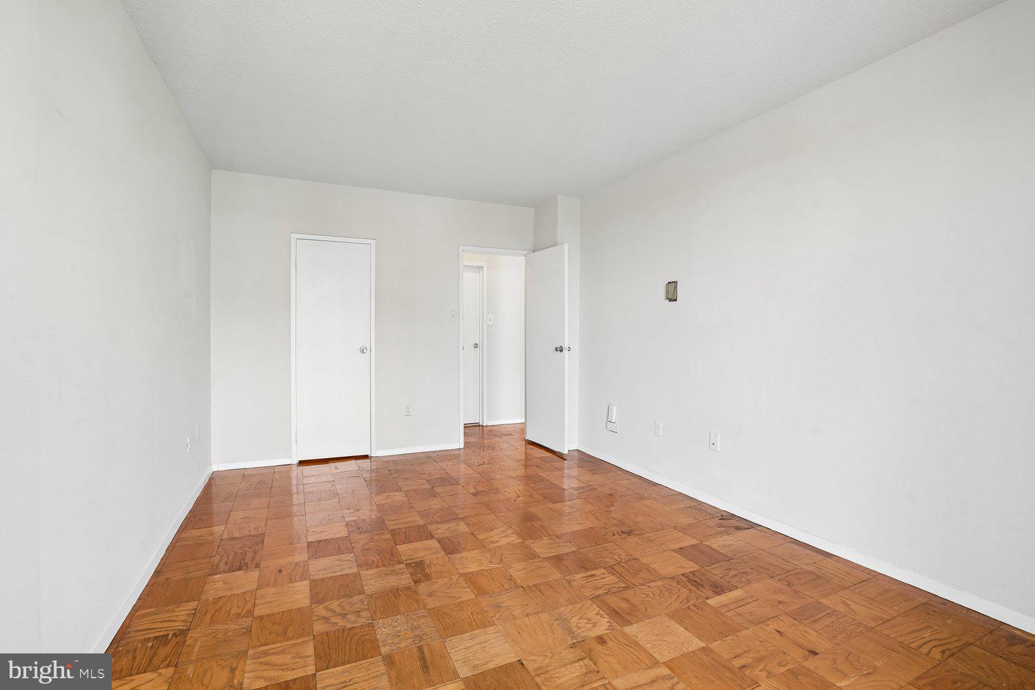 4141 North Henderson Road, Unit 904 Arlington, VA 22203 - Photo 21 of 46 Bedroom