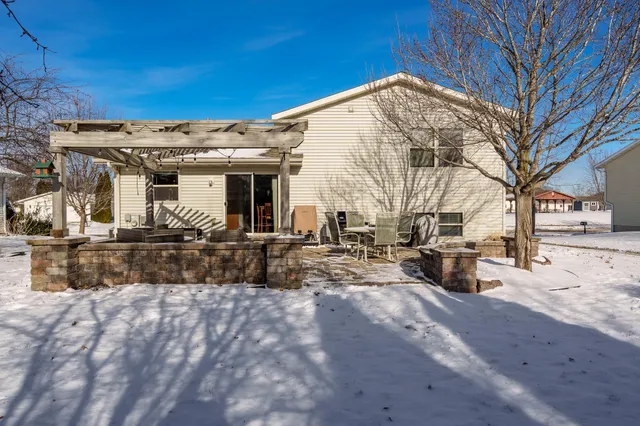 $349,900 | 256 Blaser Drive, Belleville, WI 53508