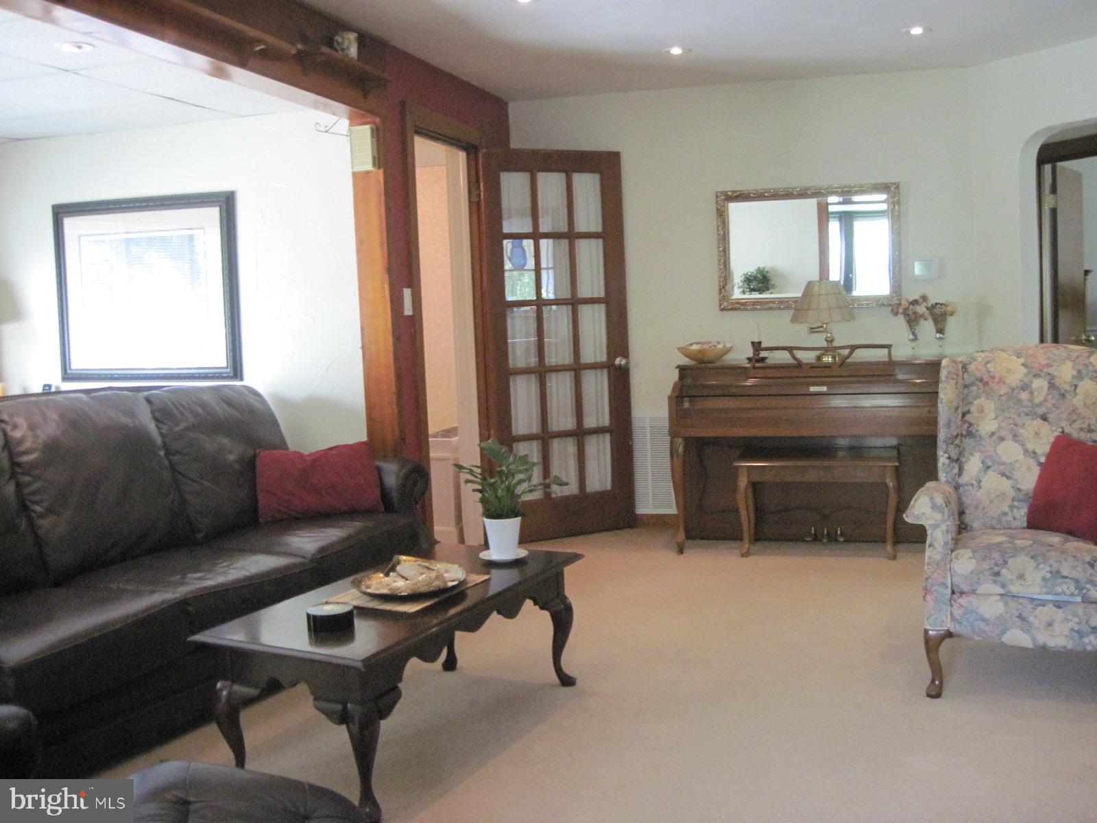 1130 Bowers Bridge Road Manchester, PA 17345 - Photo 10 of 71 living room b