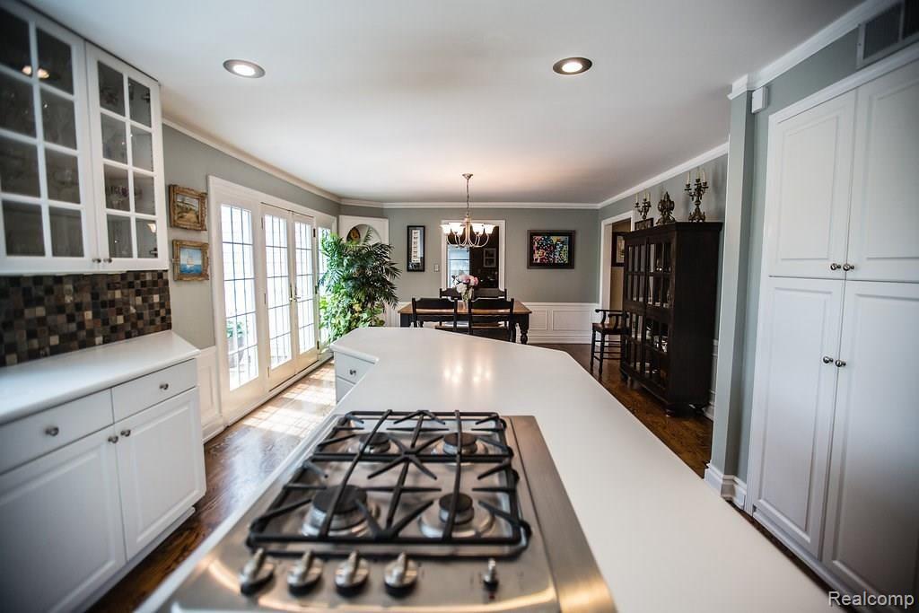 275 Barden Road Bloomfield Hills, MI 48304 - Photo 13 of 38