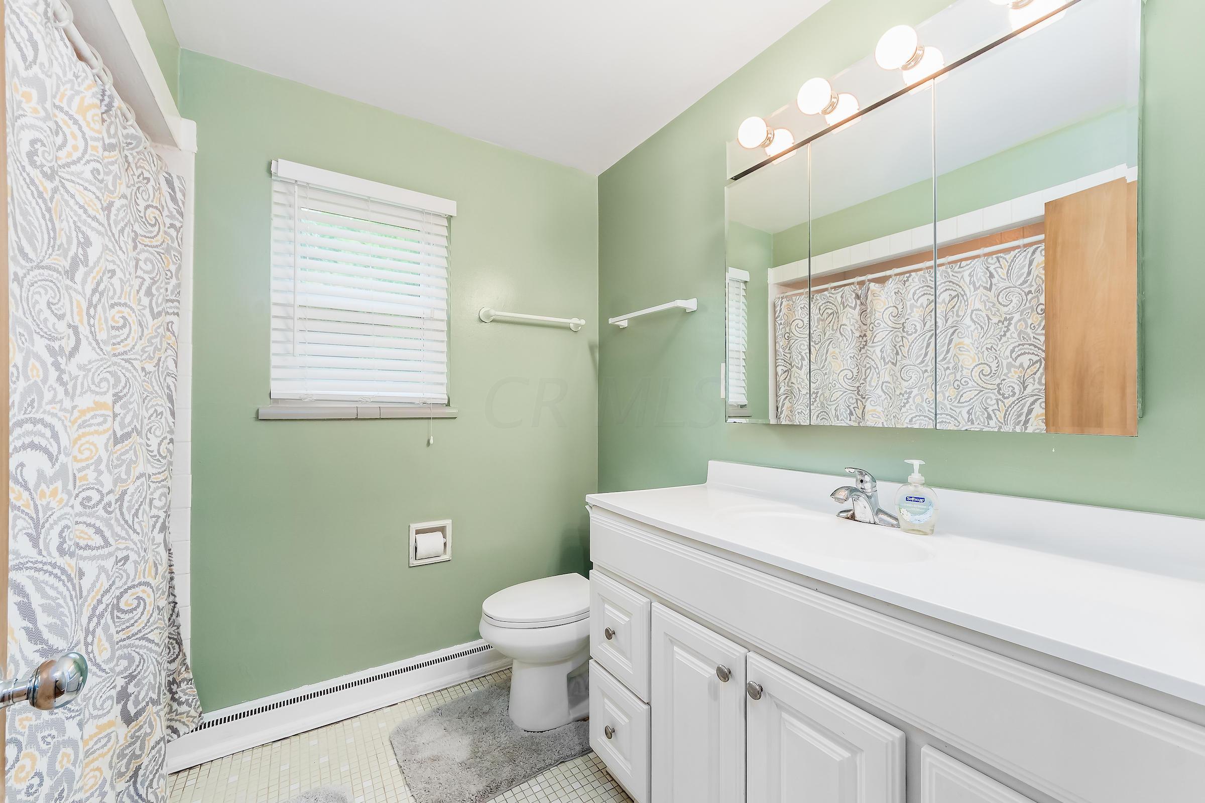 600 Enfield Road Columbus, OH 43209 - Photo 23 of 35