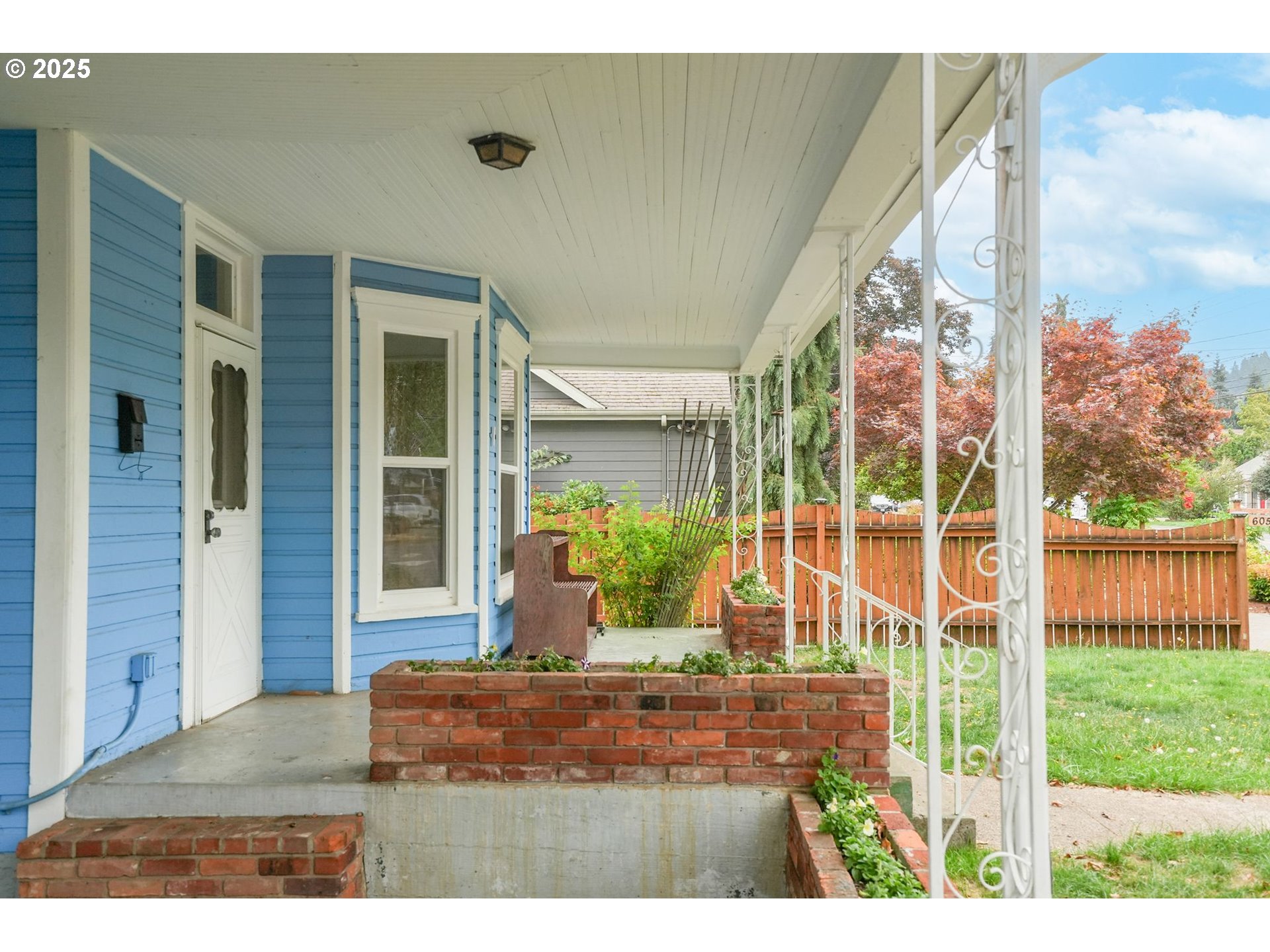 601 South Water Street Silverton, OR 97381 - Photo 11 of 44