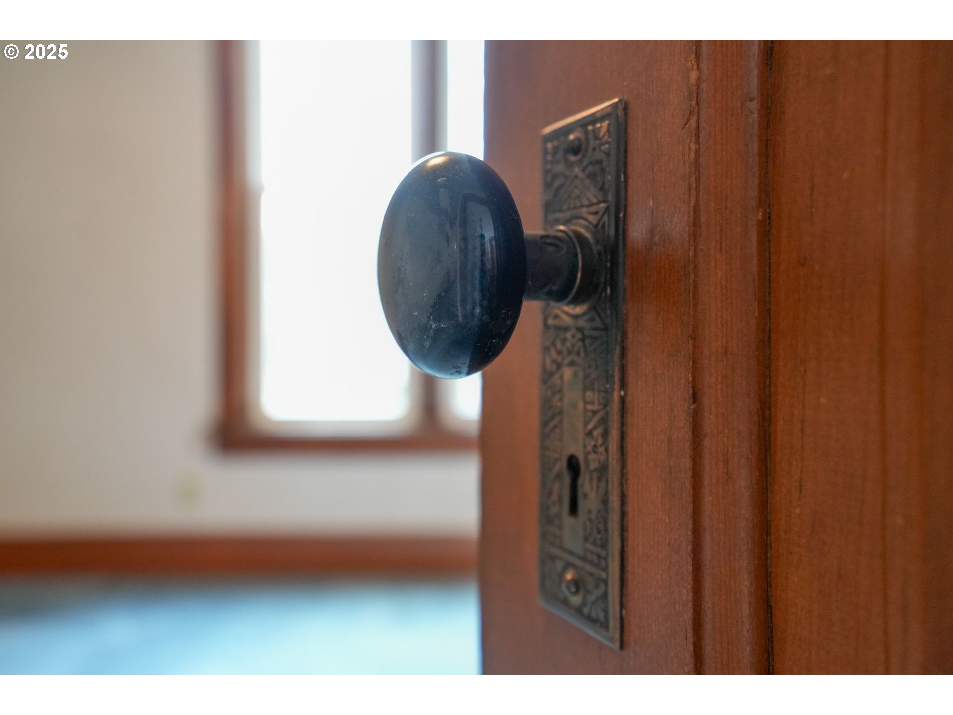 601 South Water Street Silverton, OR 97381 - Photo 12 of 44