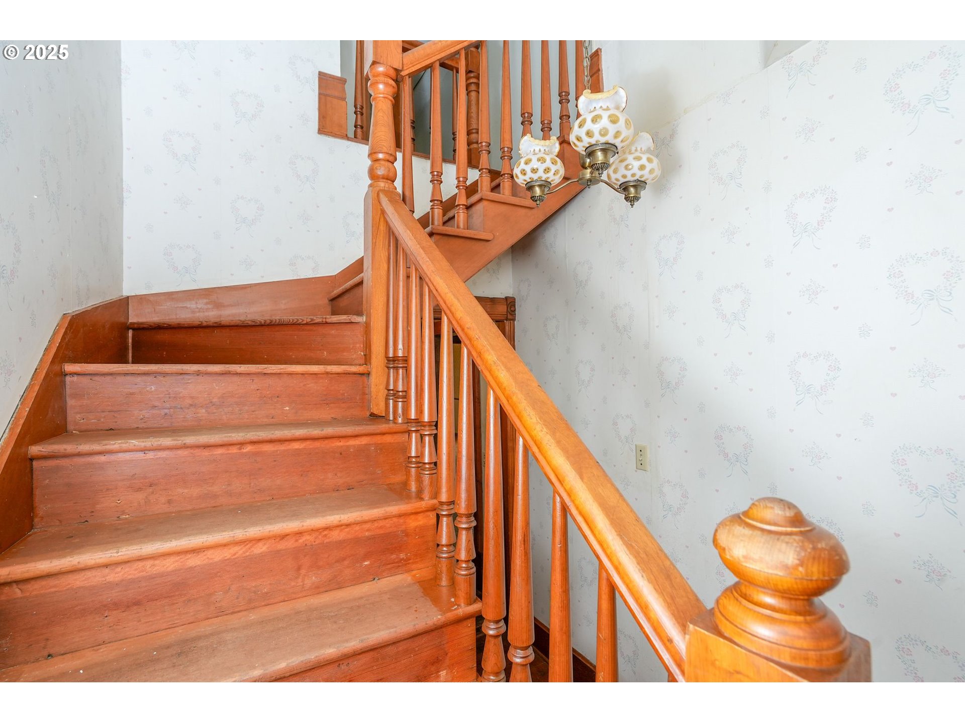 601 South Water Street Silverton, OR 97381 - Photo 29 of 44