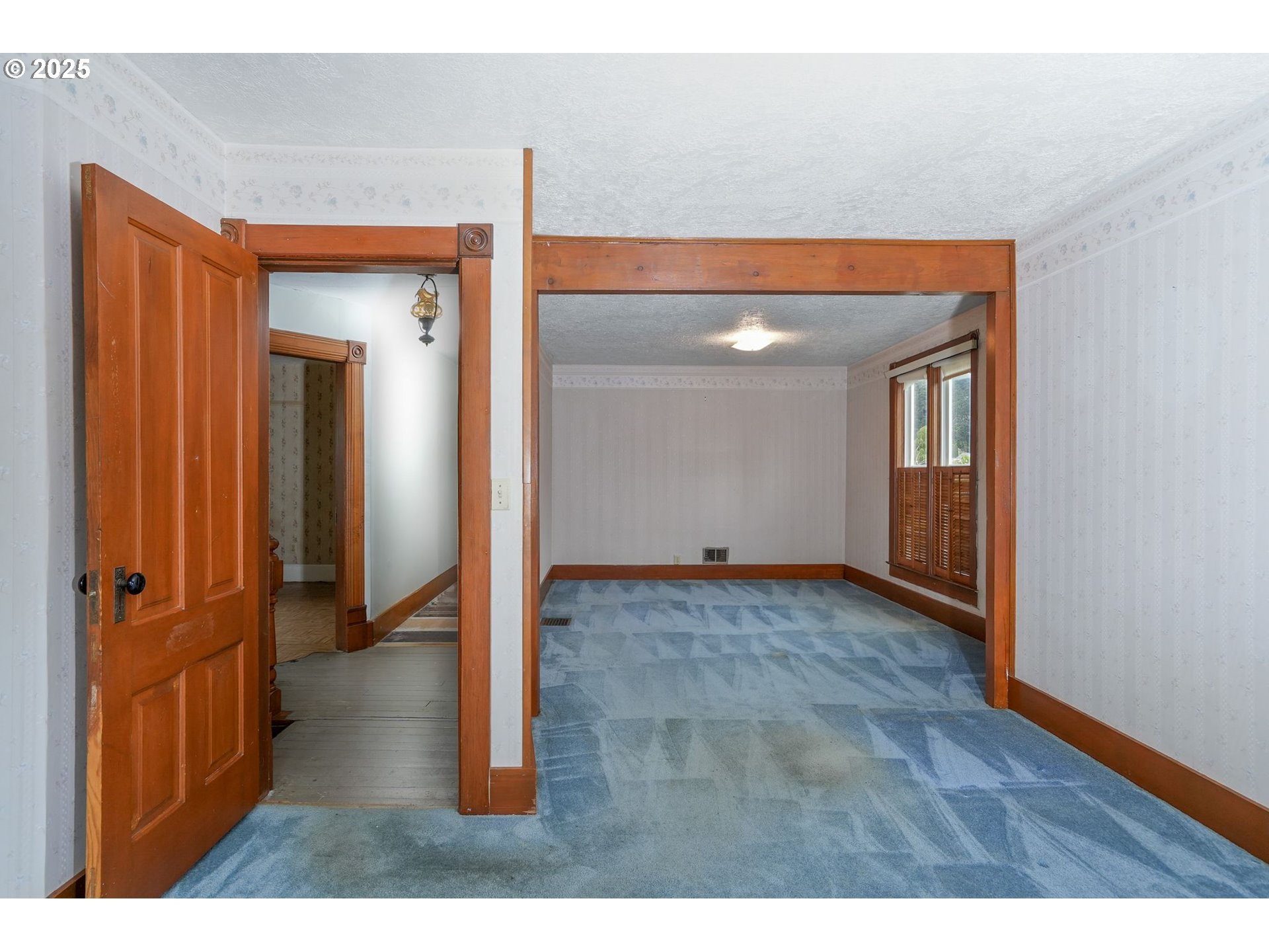 601 South Water Street Silverton, OR 97381 - Photo 32 of 44