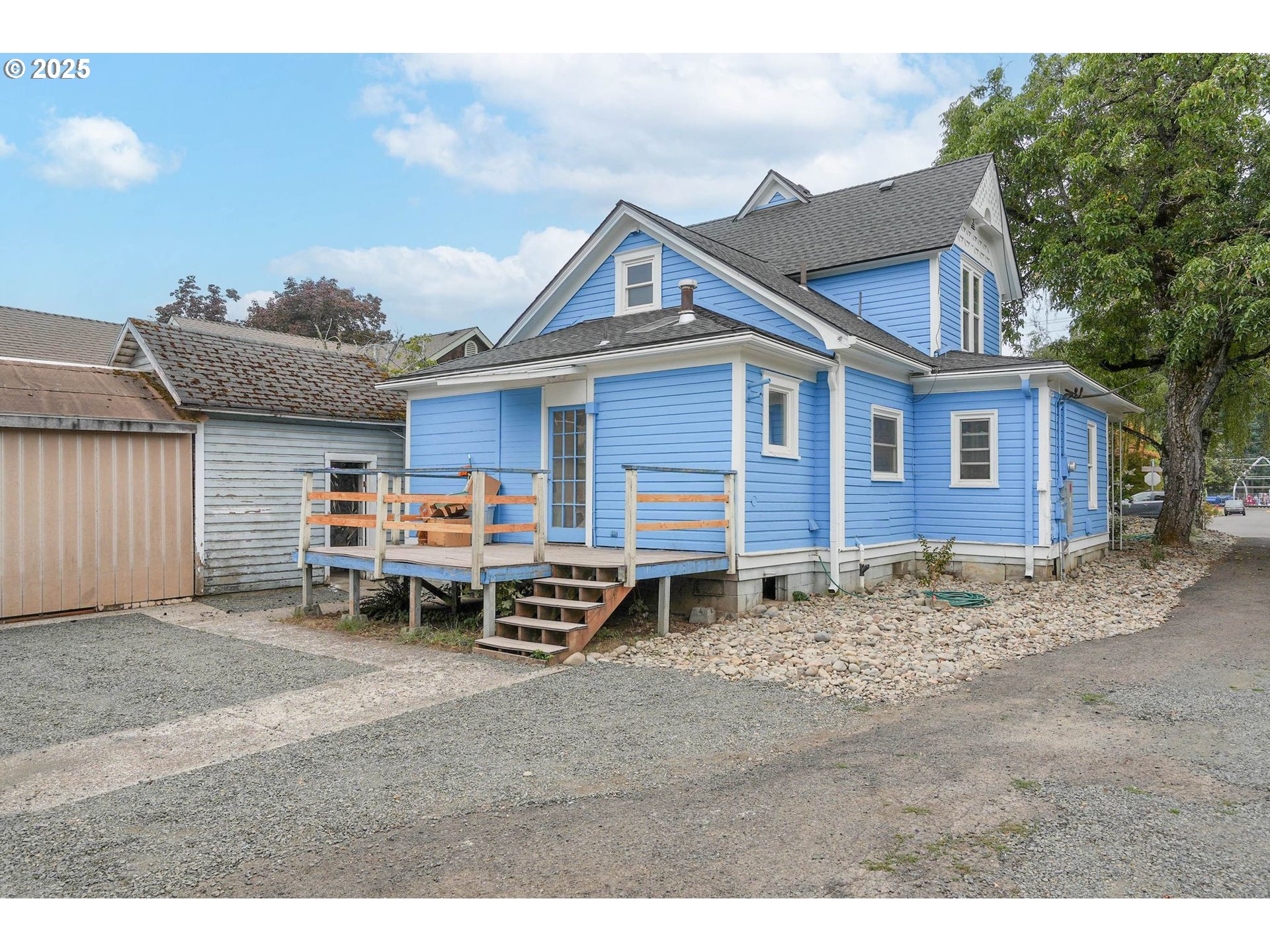 601 South Water Street Silverton, OR 97381 - Photo 40 of 44