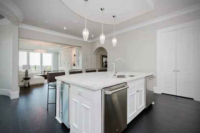 $5,400,000 | 2204 Canonero Drive, Austin, TX 78746