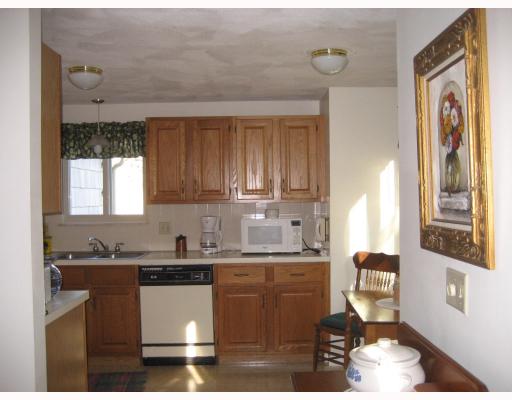 236 Old Forge Road, Unit 10B Warwick, RI 02818 - Photo 4 of 12 Kitchen.