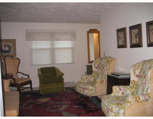 236 Old Forge Road, Unit 10B Warwick, RI 02818 - Photo 7 of 12 Living Room.