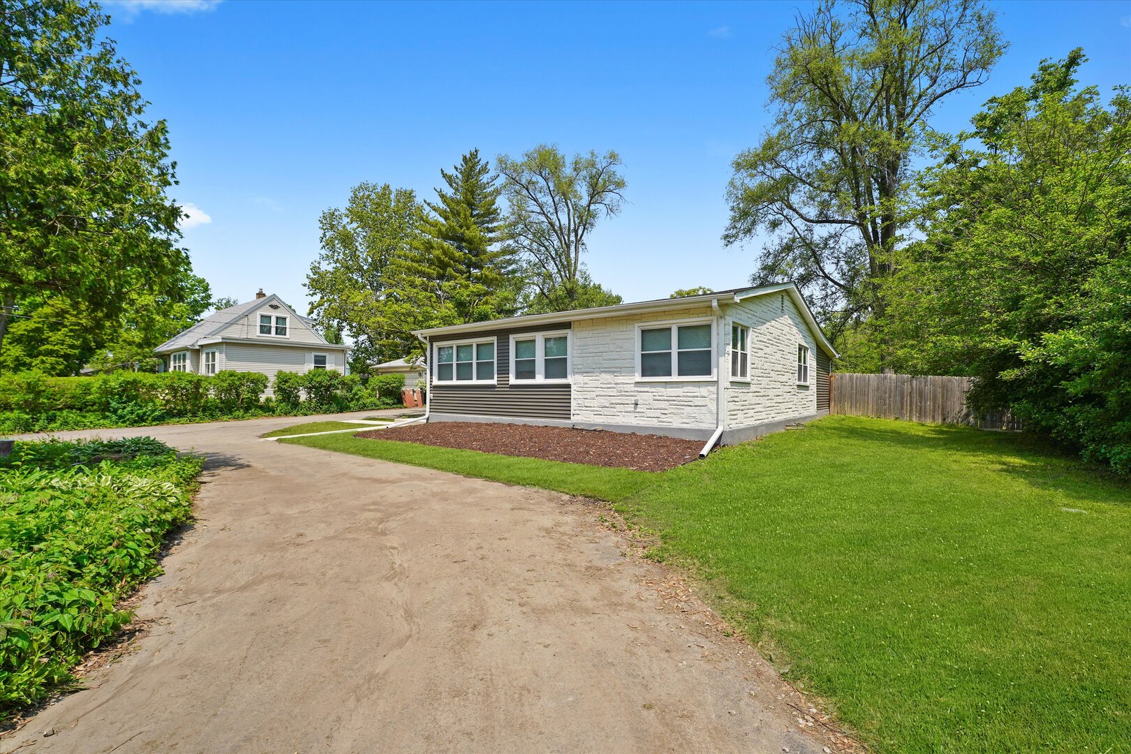 2936 Willow Road Homewood, IL 60430 - Photo 3 of 35