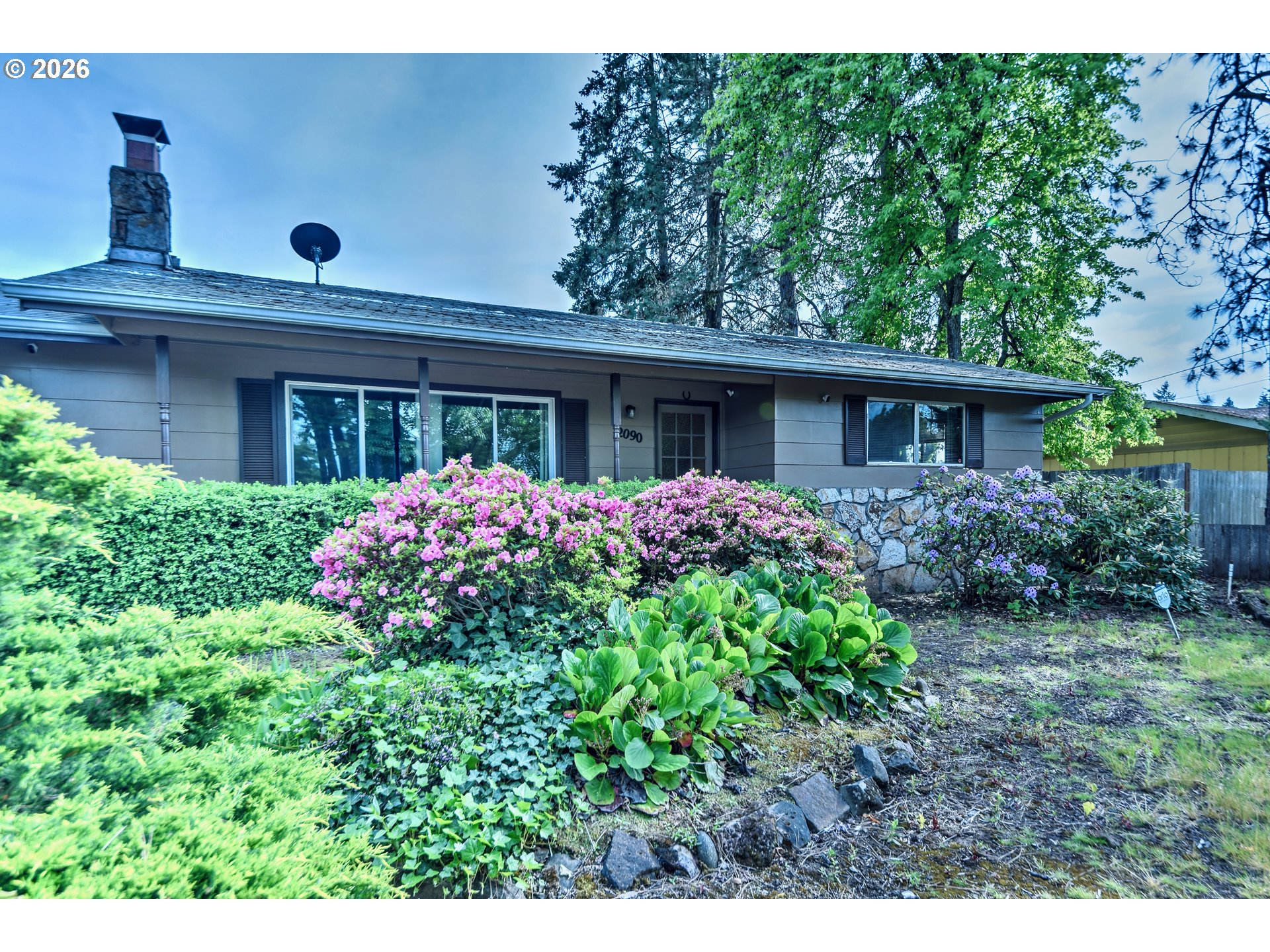 1798 Gilham Road Eugene, OR 97401 - Photo 30 of 30 a front view of a house with yard
