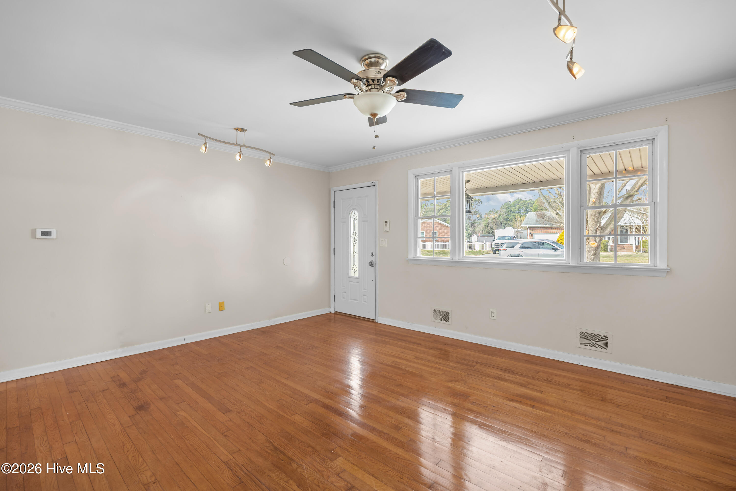 121 Rosedale Drive Elizabeth City, NC 27909 - Photo 3 of 44 EE9A3566