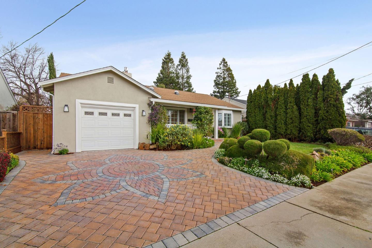 1147 Nilda Avenue Mountain View, CA 94040 - Photo 3 of 37