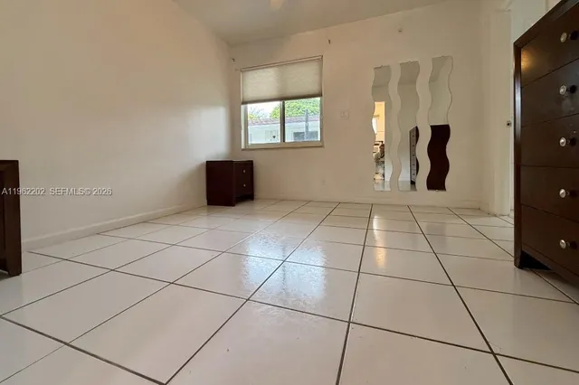 $1,750 | 823 Northeast 10th Street, Unit 3, Hallandale Beach, FL 33009