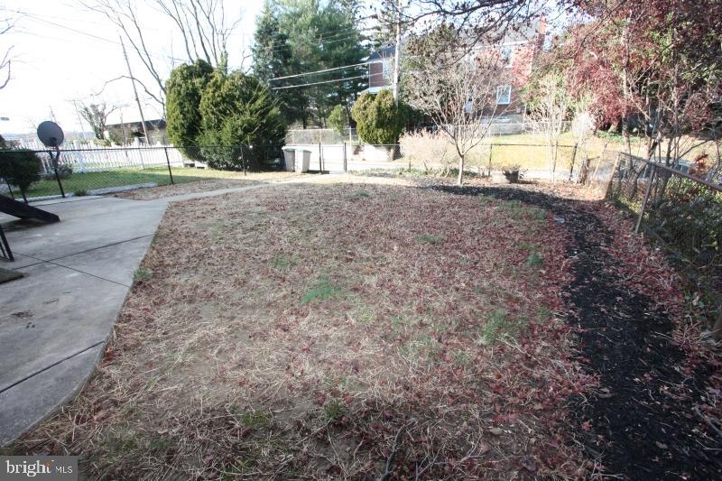 8110 Glen Gary Road Towson, MD 21286 - Photo 3 of 31 Large, flat backyard