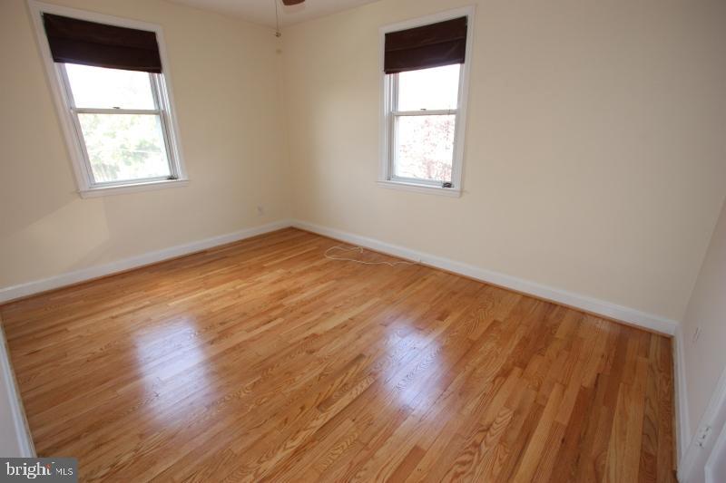 8110 Glen Gary Road Towson, MD 21286 - Photo 21 of 31 2nd bedroom is spacious