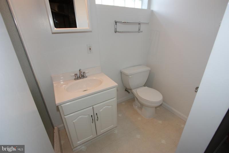 8110 Glen Gary Road Towson, MD 21286 - Photo 23 of 31 2nd full bathroom