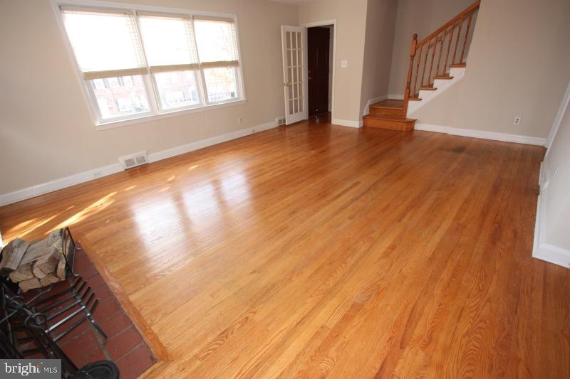 8110 Glen Gary Road Towson, MD 21286 - Photo 5 of 31 Gleaming hardwood floors throughout