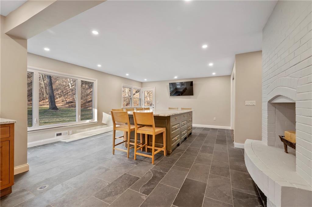 620 Riding Meadow Road Pittsburgh, PA 15238 - Photo 13 of 39 Gallery Image 13