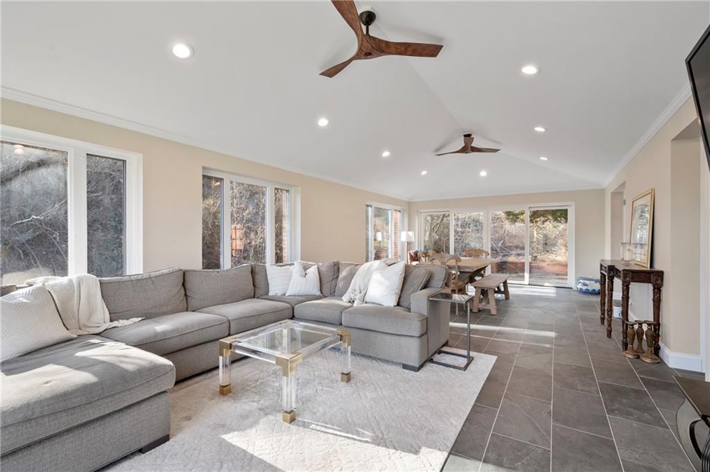 620 Riding Meadow Road Pittsburgh, PA 15238 - Photo 7 of 39 Gallery Image 7
