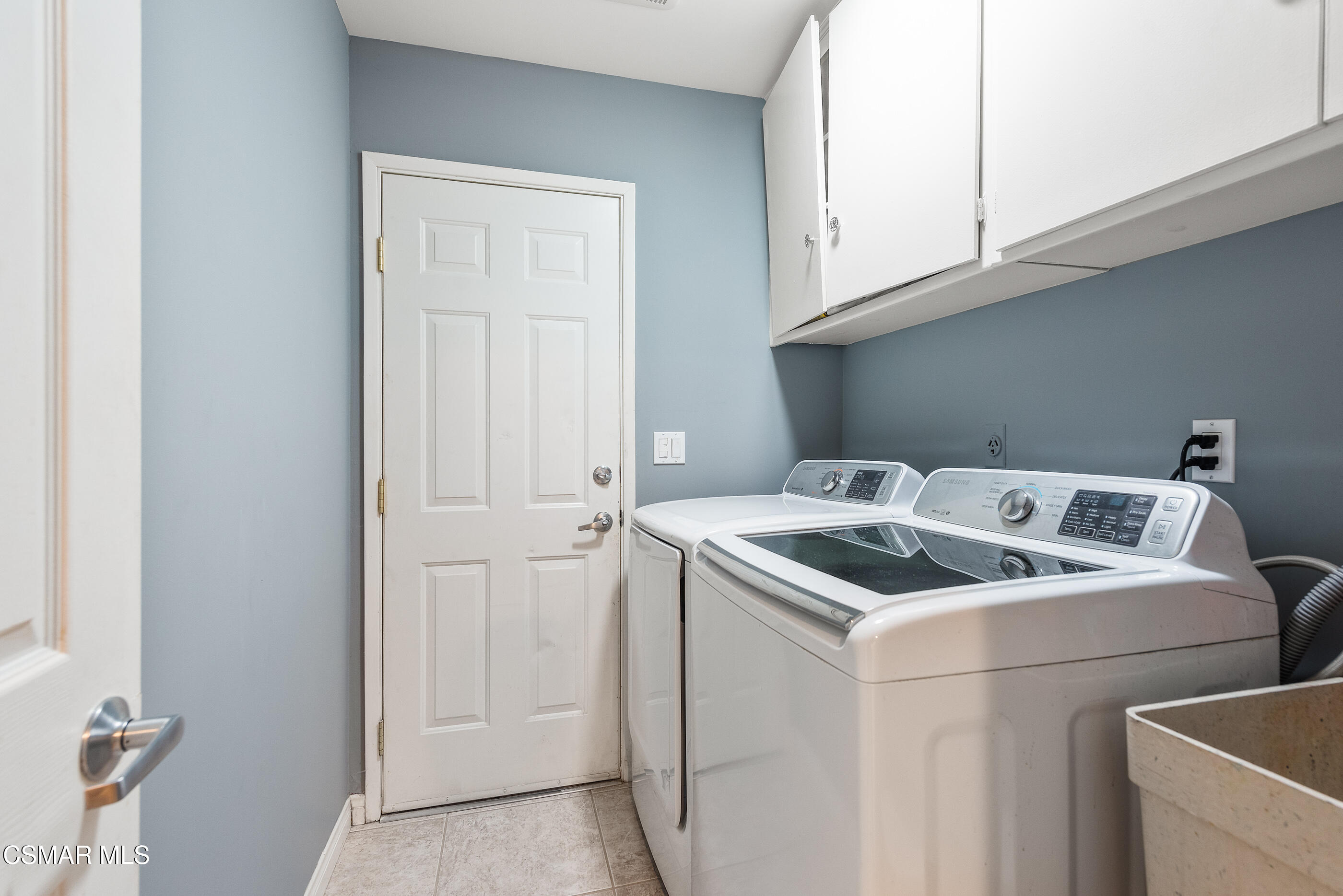 2226 Ecroyd Avenue Simi Valley, CA 93063 - Photo 39 of 52 a utility room with dryer and washer