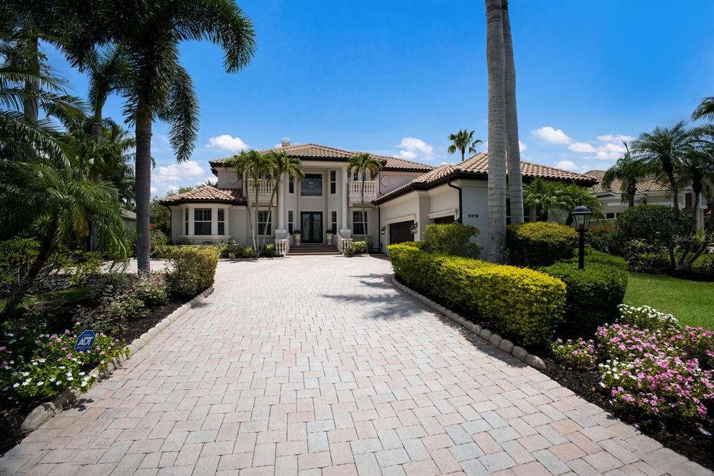 6919 Westchester Circle Lakewood Ranch, FL 34202 - Photo 3 of 80