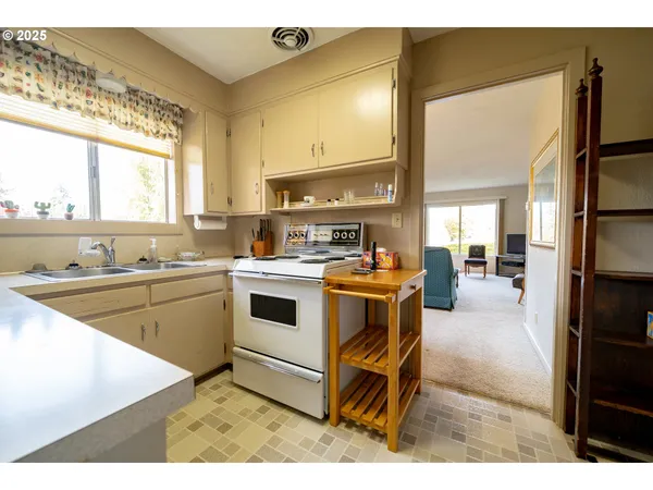 $449,900 | 46280 East Lyons Mill City Drive, Lyons, OR 97358
