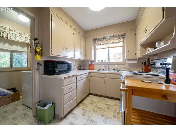 $449,900 | 46280 East Lyons Mill City Drive, Lyons, OR 97358