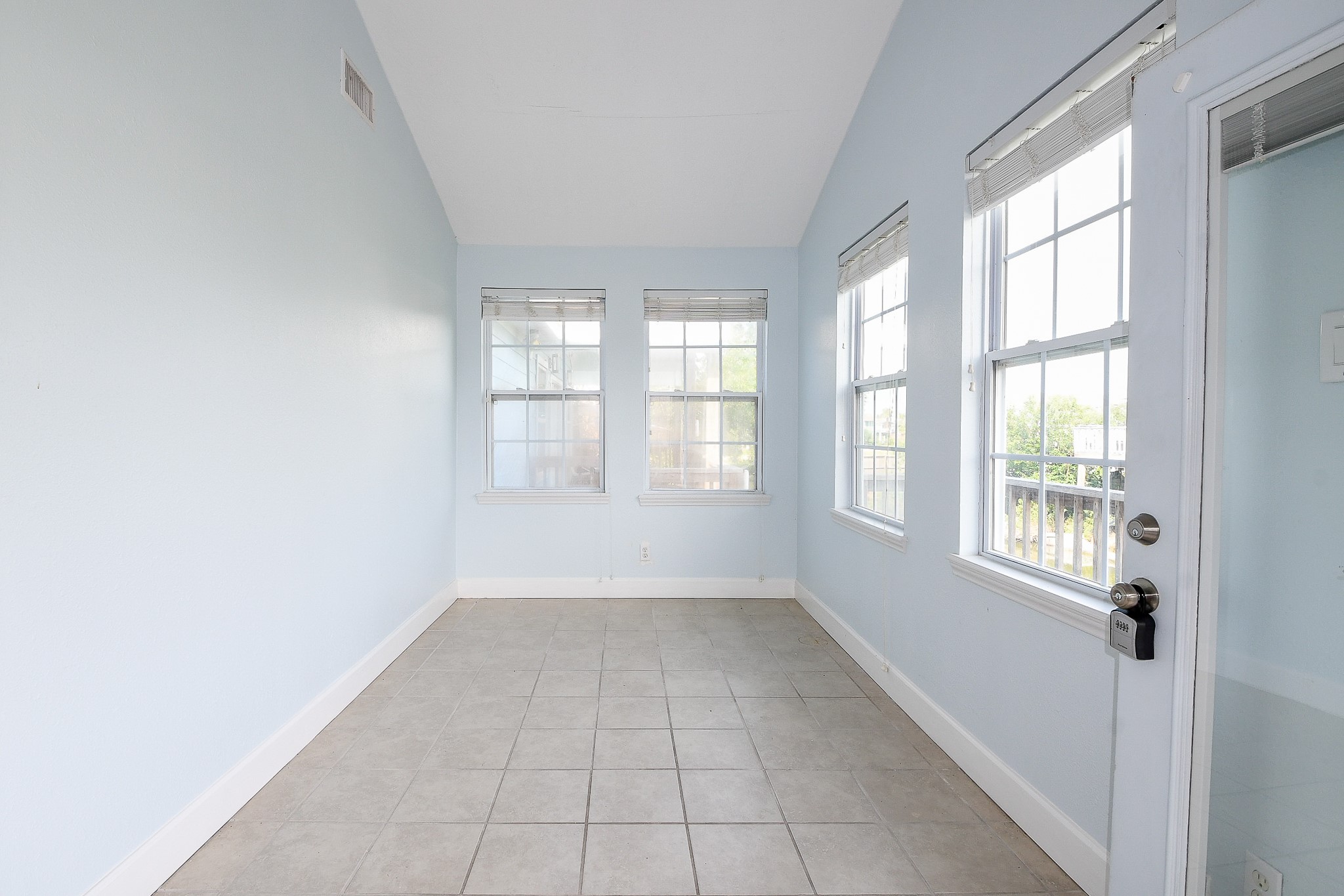 1615 Railroad Street San Leon, TX 77539 - Photo 7 of 45