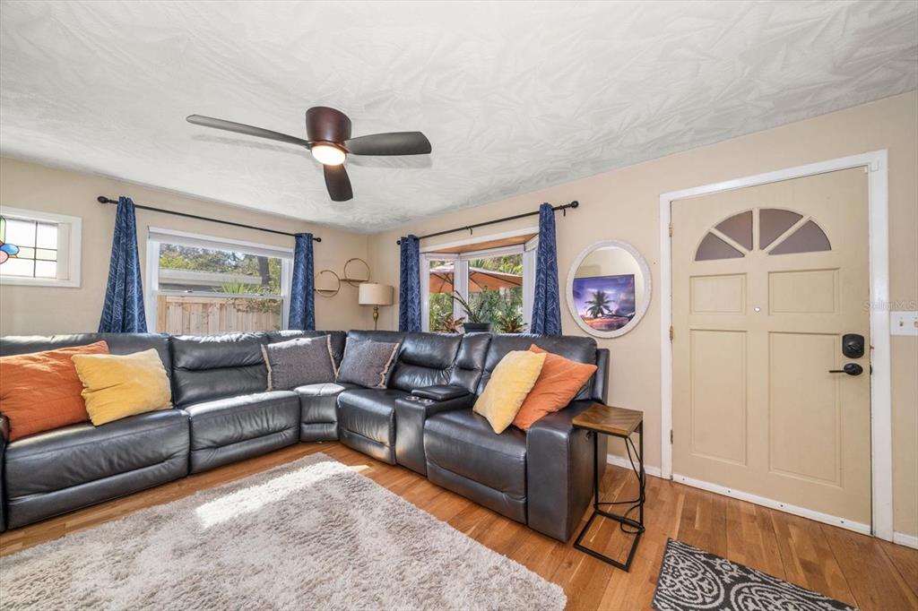 550 3rd Street Southwest Largo, FL 33770 - Photo 12 of 40