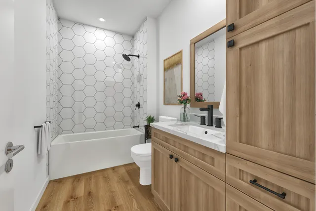 $499,900 | 561 Pioneer Court, Unit 20 LEFT, Oconomowoc, WI 53066