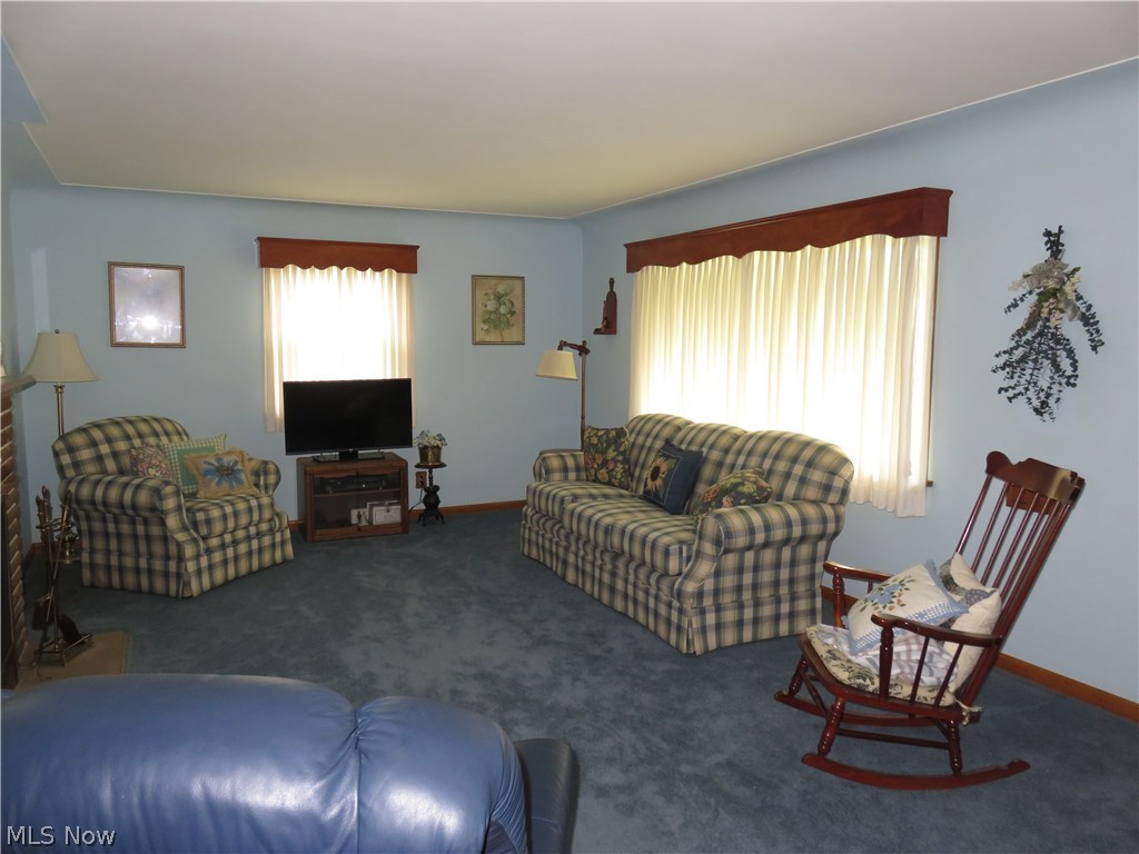 3672 Burkey Road Youngstown, OH 44515 - Photo 2 of 22 Gallery Image 2