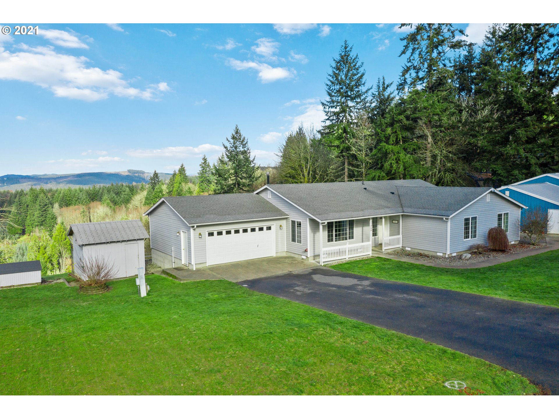 720 Schaffran Road Castle Rock, WA 98611 - Photo 3 of 32 Gallery Image 3