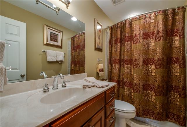 7100 Dale Ridge Road, Unit K1 Lancaster, TN 38569 - Photo 14 of 18 Beautiful guest bath
