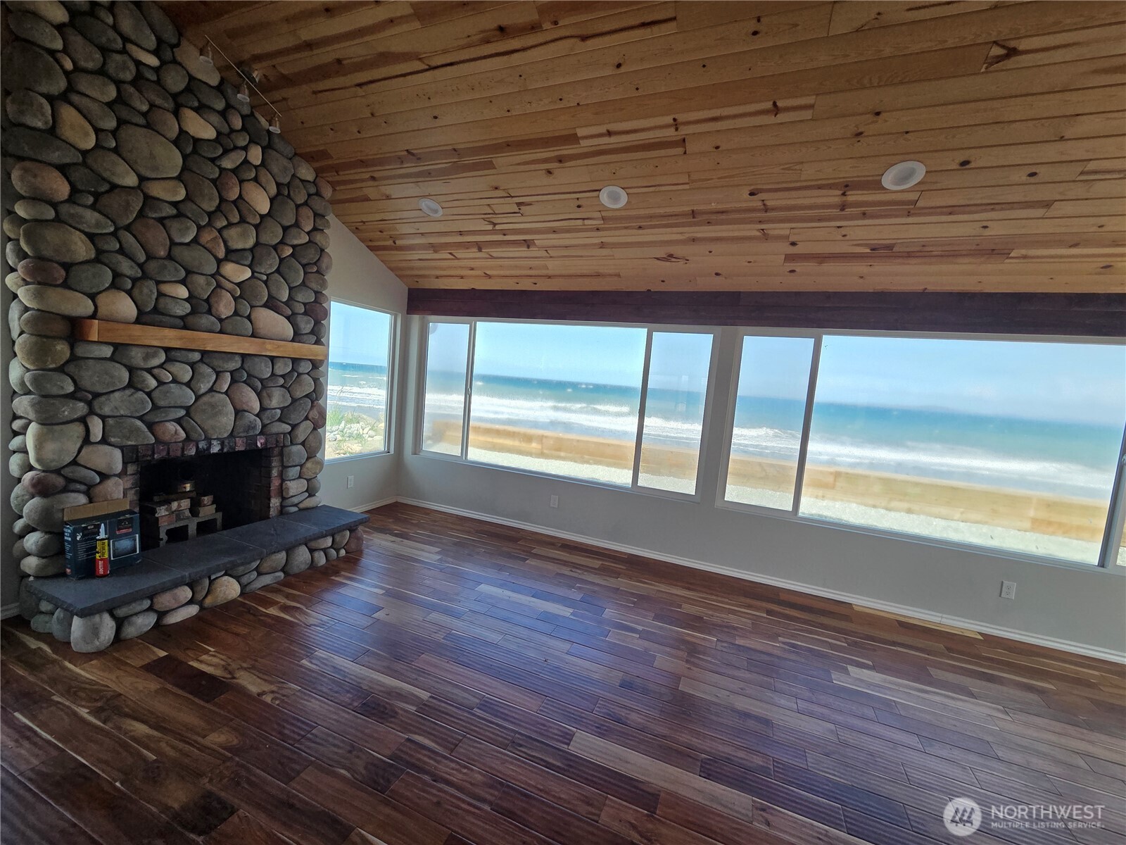 2629 West Beach Road Oak Harbor, WA 98277 - Photo 4 of 18