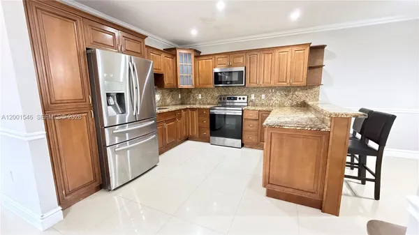 $3,150 | Tamiami, Miami, FL 33185