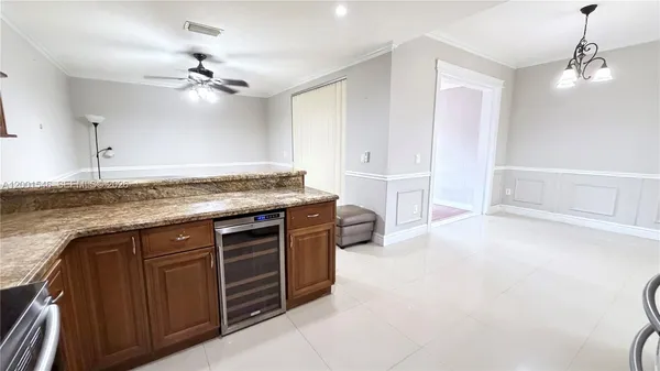 $3,150 | Tamiami, Miami, FL 33185