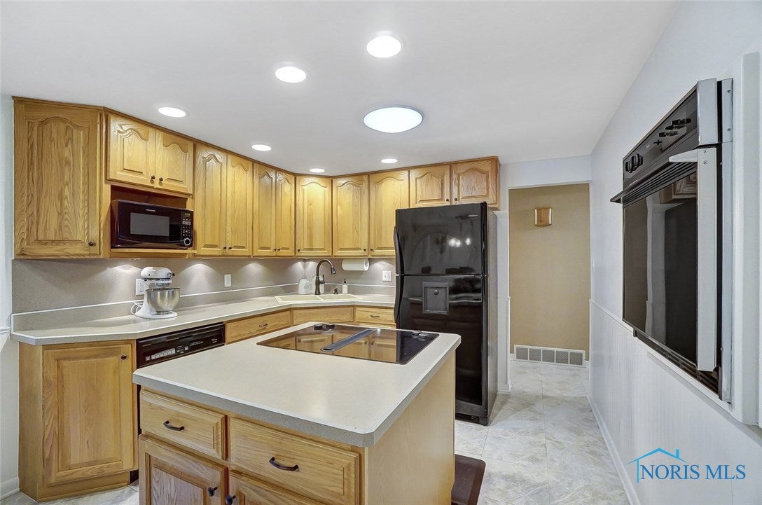 734 Sand Ridge Road Bowling Green, OH 43402 - Photo 9 of 45 Gallery Image 9