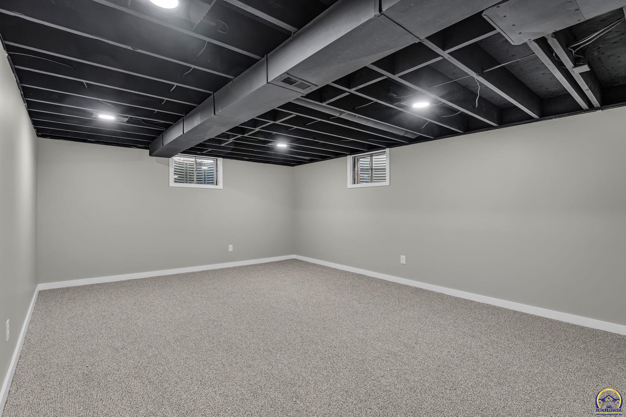 1900 Southwest Fairlawn Road Topeka, KS 66604 - Photo 26 of 34