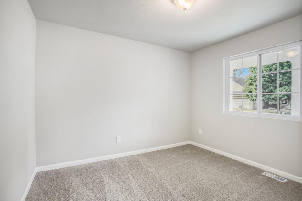 601 Bush Boulevard Three Rivers, MI 49093 - Photo 3 of 23 MTR017-V1245DF-BR2