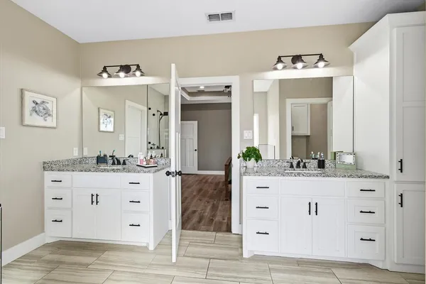 $599,900 | 2055 Eastfield Drive, Wills Point, TX 75169