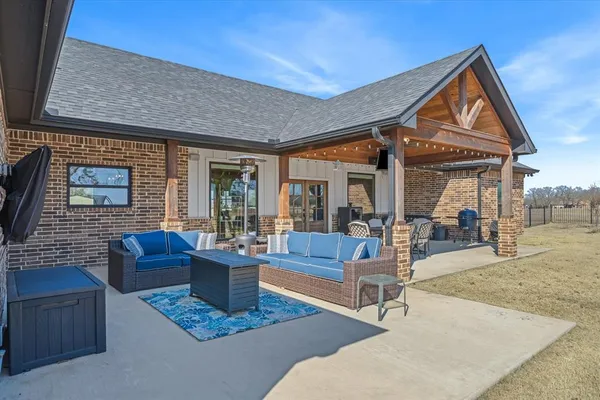 $599,900 | 2055 Eastfield Drive, Wills Point, TX 75169