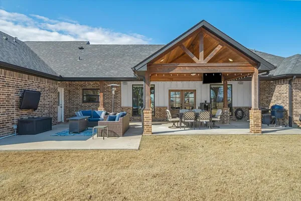 $599,900 | 2055 Eastfield Drive, Wills Point, TX 75169